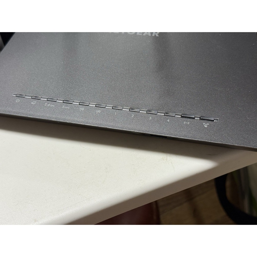 NETGEAR Nighthawk AC1900 Model R7000 Smart Wi Fi Router - Picture 2 of 7